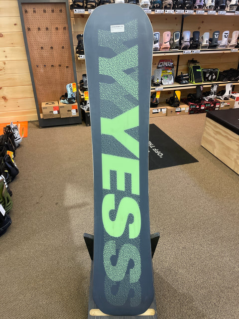 DEMO YES. Shifter XTRM Snowboard 2026