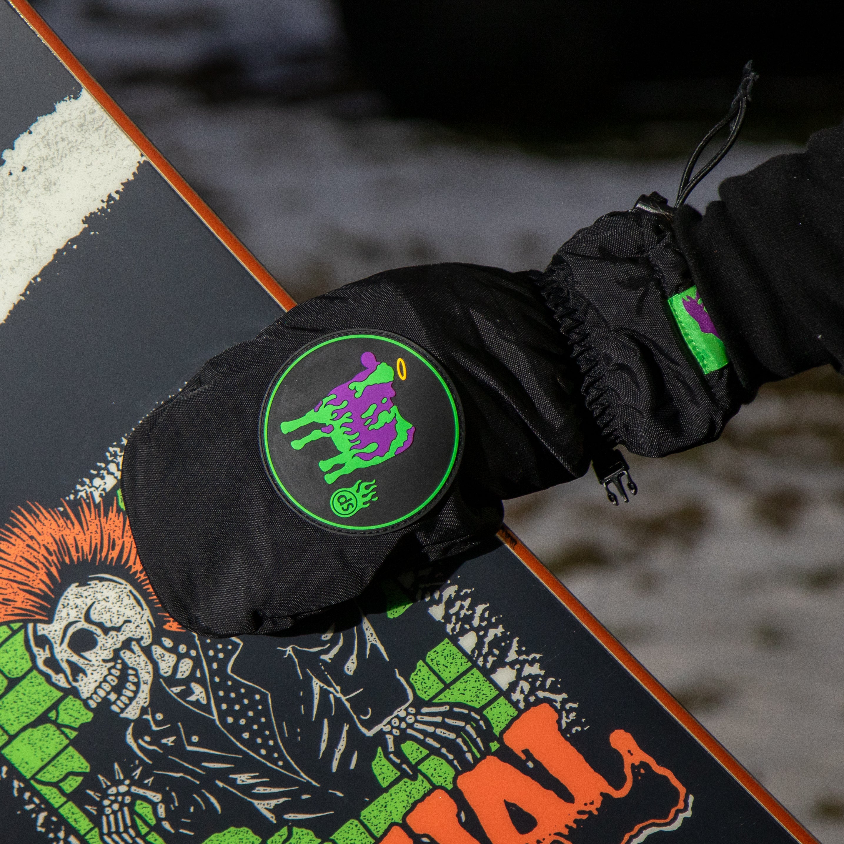 Darkside x Salmon Arms Holy Cow Mittens 2026 – Darkside Snowboards