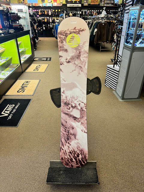 DEMO Burton Family Tree High Spirits Snowboard 2017